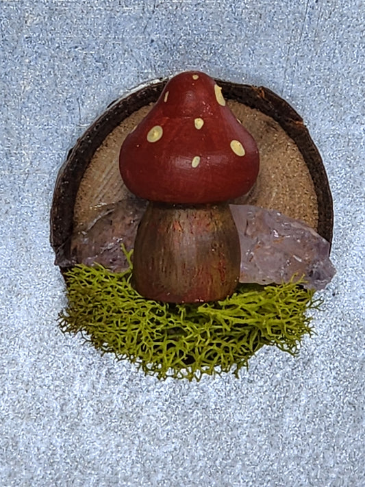 Wooden Mushroom with raw Amethyst