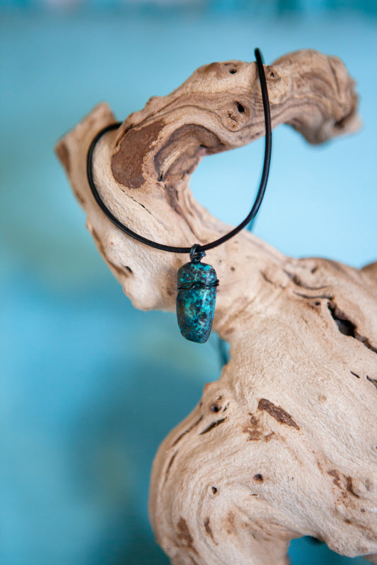 Turquoise gemstone necklace