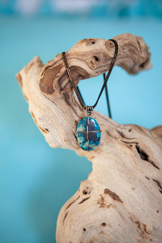 Turquoise gemstone necklace